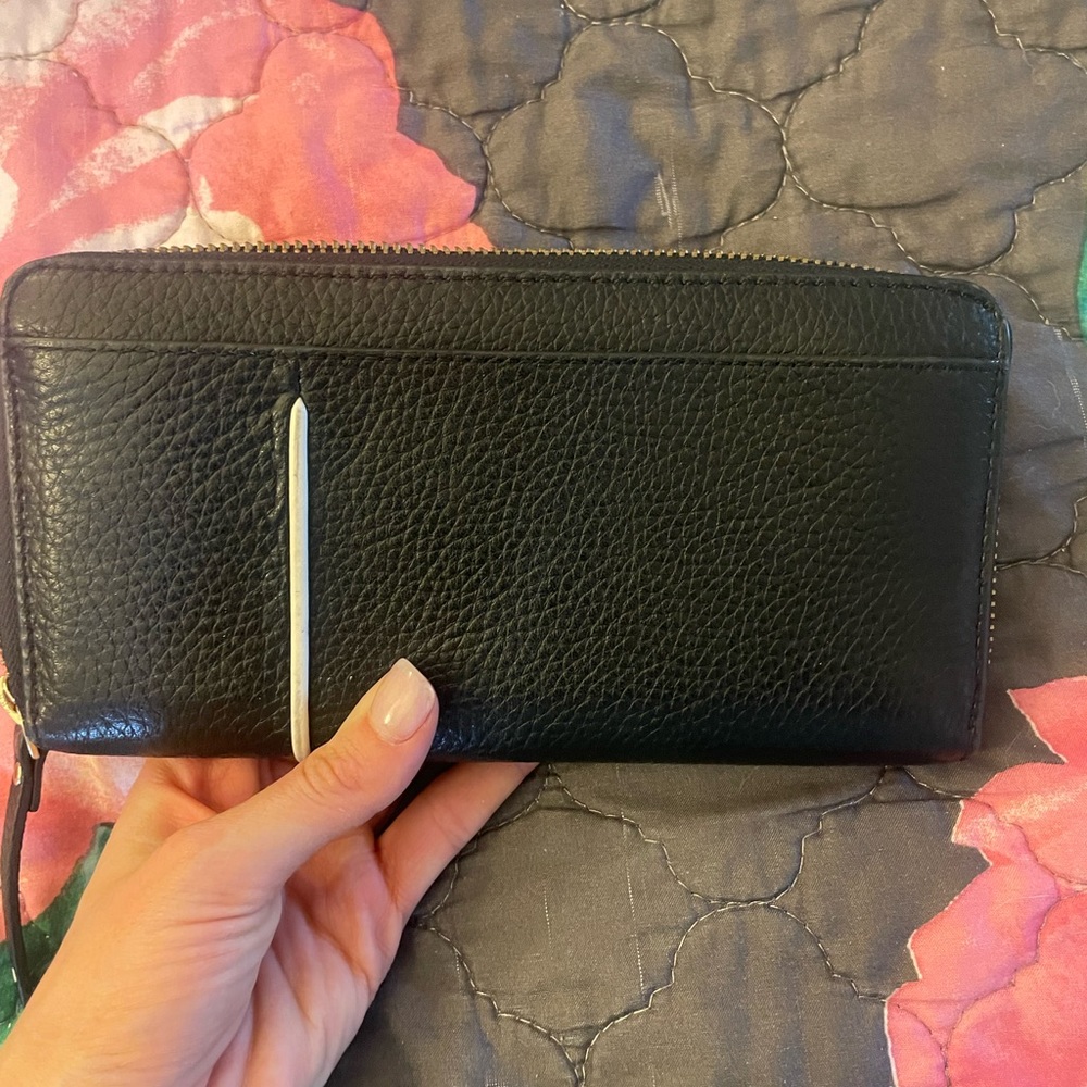 ♠️SOLD♠️ Kate Spade Wallet - Picture 2 of 3